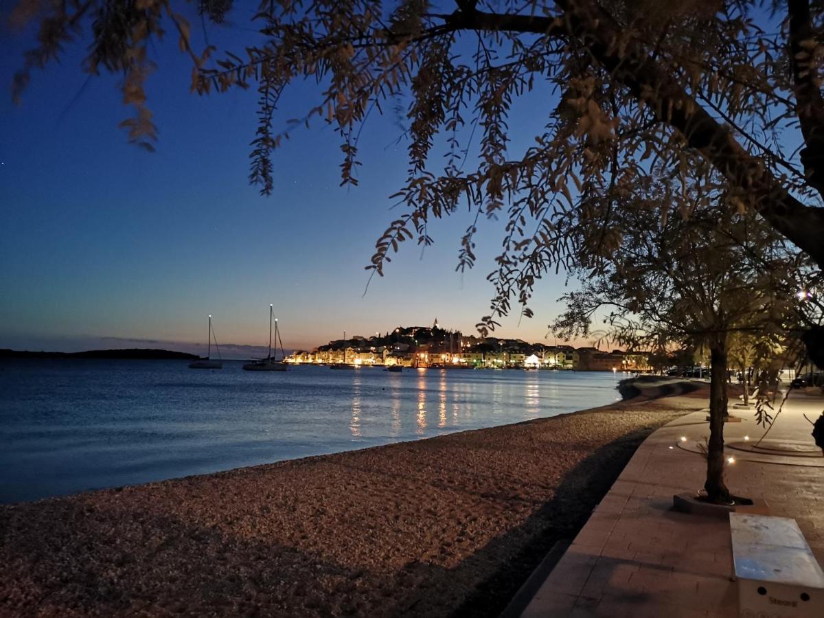 Villa Mala Kuca Ispod Borova Primošten Exterior foto